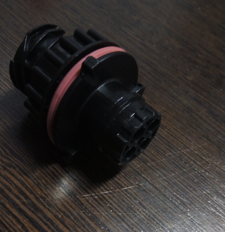 Корпус байонетный штыревой 4pin БТ-4-05