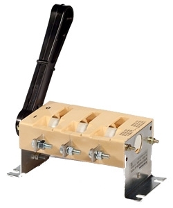 Рубильник ВР32-39 В 71250-32 УХЛ3, 630А, съёмная боковая смещённая рукоятк ET006533